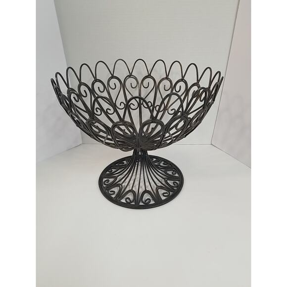Large Vintage Ornate Art Metal Scroll Heavy Center Piece Fruit Bowl - Picture 1 of 5